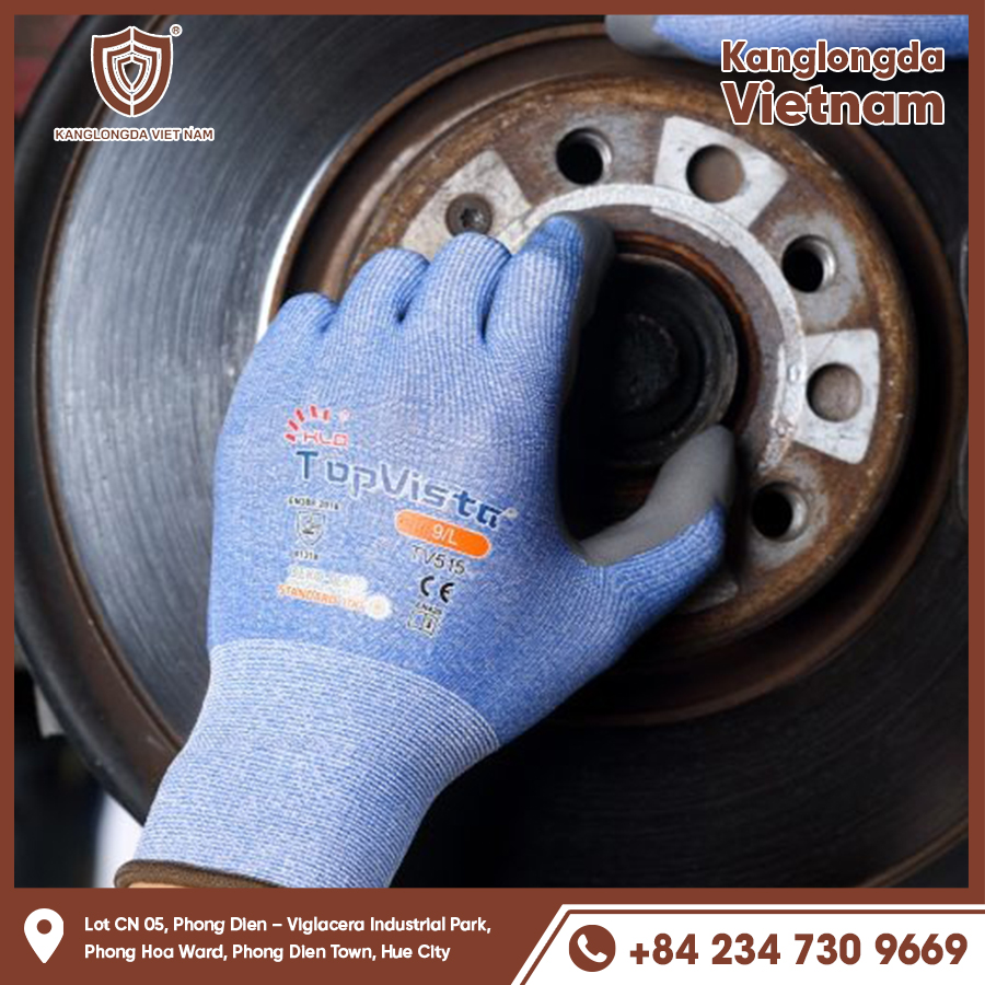 Cut resistant gloves provide safe contact with cutting blades